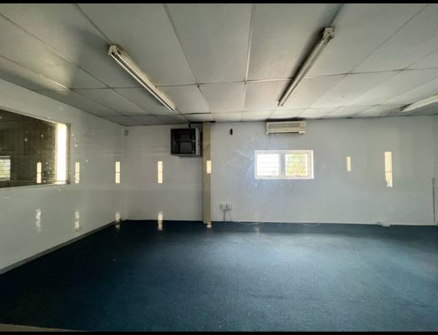 1,530M² WAREHOUSE FOR SALE IN WATERFALL